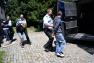 Napadli na policjanta, teraz posiedzą