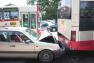 Uderzył w autobus. Ciężarna kobieta pojechała do szpitala