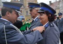 Drewniane pałki i życzenia dla lwóweckich policjantów
