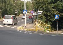 To zdjęcie z sierpnia ubiegłego roku. Od tego czasu barierki był wymieniane przynajmniej trzykrotnie. Fot. Gulbin