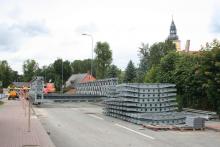 Montują mosty na ulicy Wrocławskiej