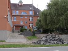 Budują plac zabaw w sobieszowskiej szkole