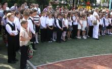 Dwa miesiące temu uczniowie SP nr 2 żegnali rok szkolny. Dzisiaj spotkają się ponownie. Fot. ROB