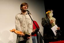 "Grand Misiem" tegorocznej "Barejady" nagrodzono Mateusza Głowackiego za film "Kiedy ranne wstają zorze".  