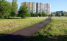 Plac pomiędzy Aleją Jana Pawła II a ul. Sygietyńskiego od lat stoi niezagospodarowany. Fot. ROB