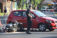 Wyjeżdżając z parkingu nie zauważyła motocyklisty