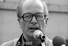 Prof. J. Regulski na wiecu "Solidarności w Jeleniej Górze w 1989 roku