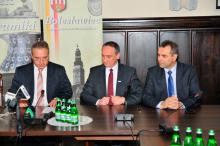 Akt notarialny ze strony miasta podpisał prezydent Piotr Roman, spółkę reprezentowali Marcin Bartosz i Sławomir Kossakowski.