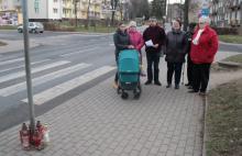 Mieszkańcy Osiedla XX-lecia chcą poprawy bezpieczeństwa na przejściu dla pieszych.