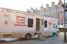 W dniach 3, 4 i 5 listopada przed jeleniogórskim ratuszem stanie ambulans Fundacji Ronalda McDonalda.