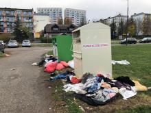 Stare ciuchy fruwają po ulicach
